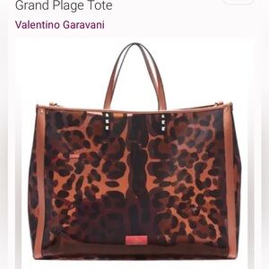 Valentino Rockstud Vinyl Grand Plage Beach Tote w/ wristlet, dust bag Authentic